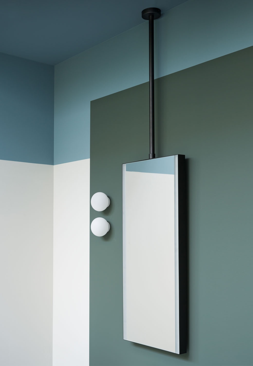 Argo Mirror Ceiling Installation